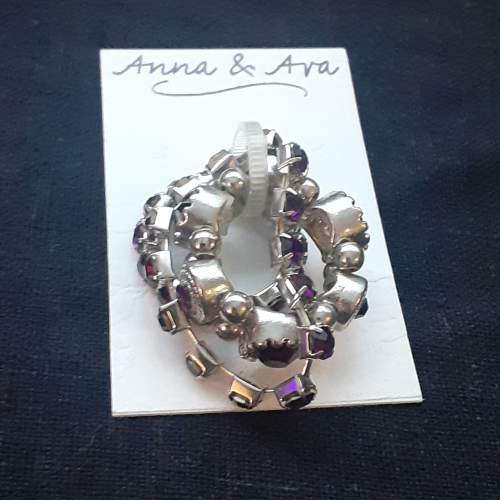 Anna and Ara 3 ring set purple and silvertone